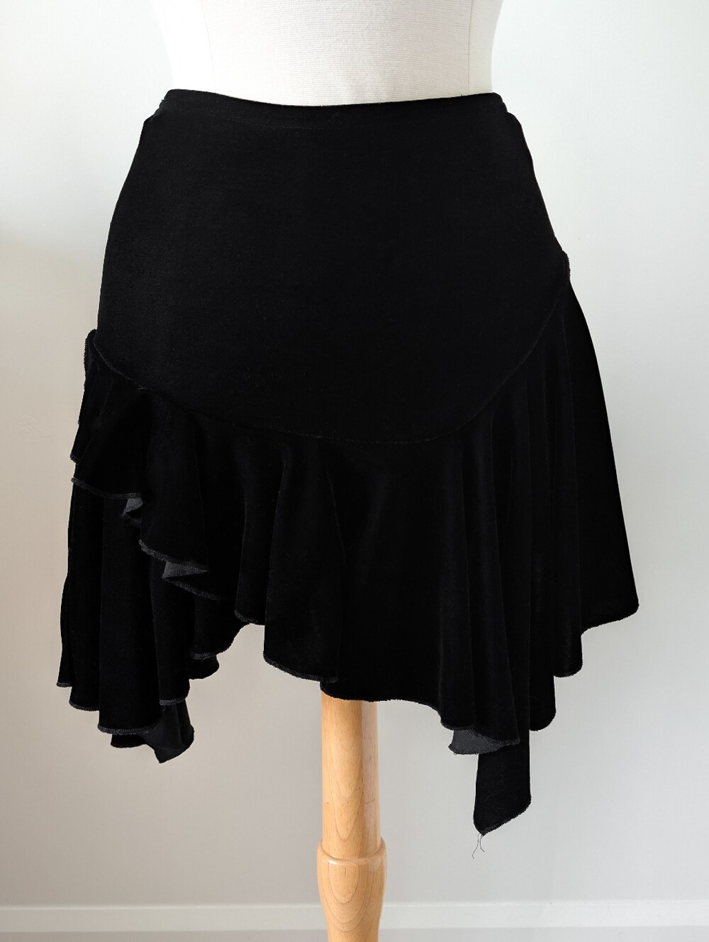 K.Y Y2K black velvet asymmetrical cascading ruffle low-rise mini skirt S/M
